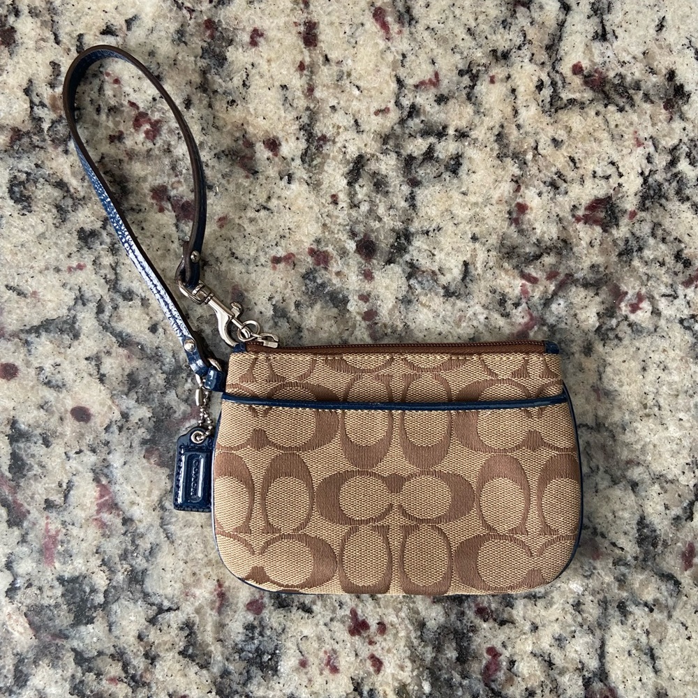 Coach wristlet wallet